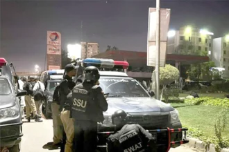 An armed attack in northwest Pakistan kills 5 police officers
