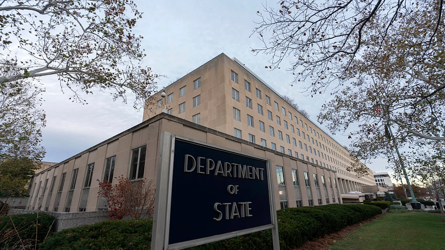 The US State Department announces the date for a new round of talks between Israel and Lebanon in Rome