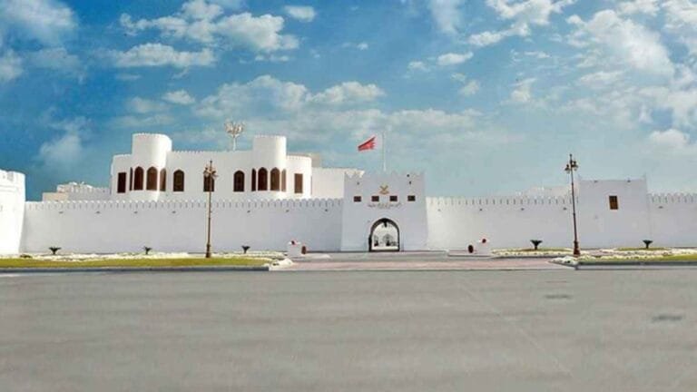 الداخلية البحرينية تطلق صفارات الإنذار وقوة الدفاع تتصدى لاعتداءات جوية إيرانية