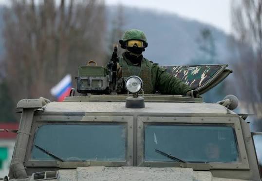 Russian strikes target Ukrainian military installations and infrastructure amid escalating fighting