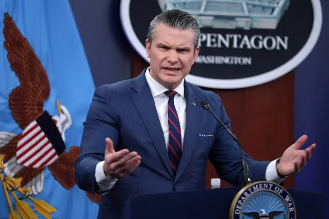 The US Secretary of Defense threatens Iran and affirms: We will protect international navigation by all means