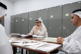 اطّلع على برامجه البحثية وخططه المستقبلية.. منصور بن زايد يزور مجمع زايد لبحوث الأعشاب والطب التقليدي