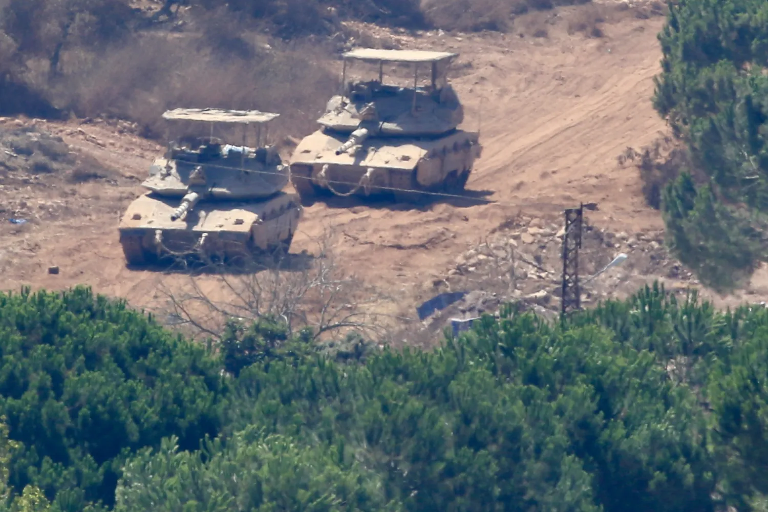 Israeli Source: Response to Hezbollah Ceasefire Violations Not Over