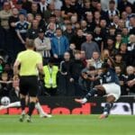 نيوكاسل يهزم توتنهام بثنائية في الدوري الإنجليزي