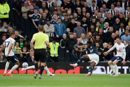 نيوكاسل يهزم توتنهام بثنائية في الدوري الإنجليزي