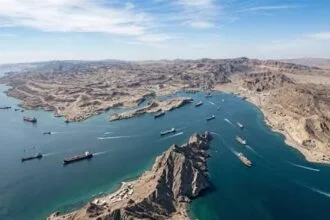 أزمة مضيق هرمز تتصاعد: 6 سفن فقط تعبر الممر وترامب يتوعد بمزيد من الضغوط