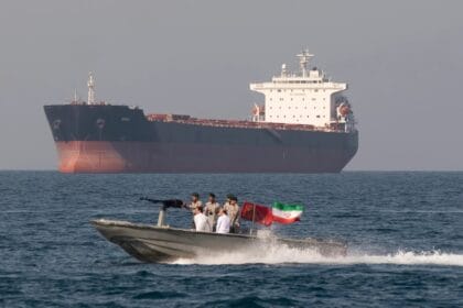 إيران تربط استقرار مضيق هرمز بوقف التصعيد.. طهران: الأمن البحري يبدأ بإنهاء الحرب