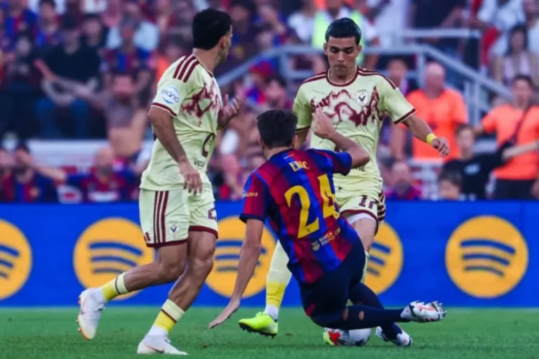 برشلونة يحسم كأس خوان جامبر أمام الأهلي المصري بثنائية مثيرة