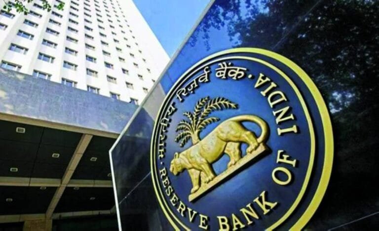 البنك المركزي الهندي يبقي سعر الفائدة دون تغيير عند 5.25%
