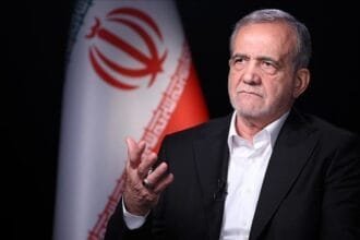 "الجمود الاقتصادي" يعرقل طموحات إيران.. الرئيس الإيراني: الاستثمار يحتاج إلى إصلاحات حقيقية