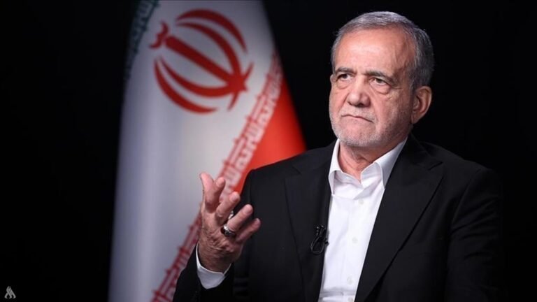 "الجمود الاقتصادي" يعرقل طموحات إيران.. الرئيس الإيراني: الاستثمار يحتاج إلى إصلاحات حقيقية