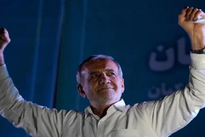 Pezeshkian acknowledges severe living crises in Iran and confirms the failure of a plan to turn it into Venezuela