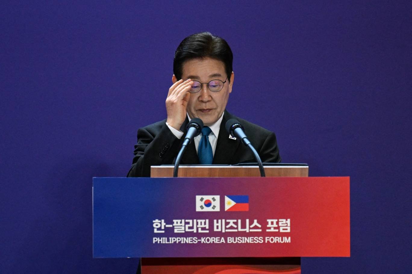 South Korean president proposes peace initiative and calls on Pyongyang for direct negotiations