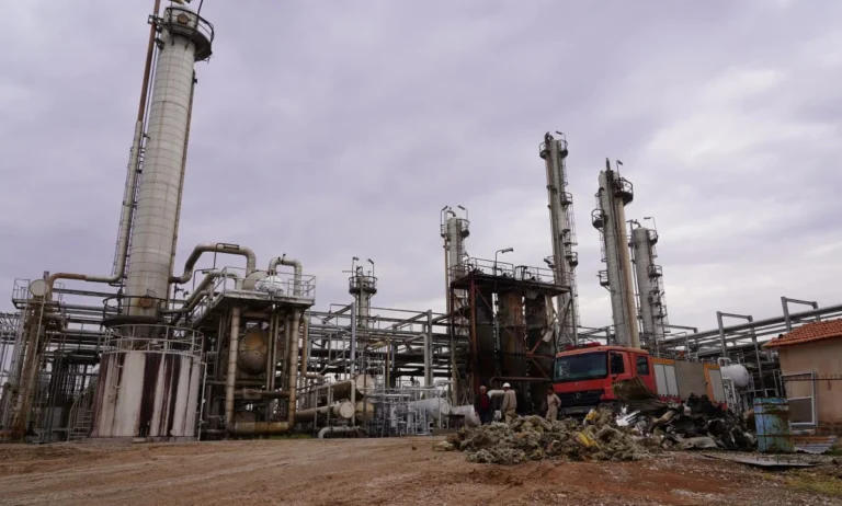 Widespread controversy after the termination of 95 employees... Criticism of the Syrian Petroleum Company's decisions