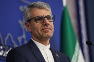 قائد الجيش الباكستاني يزور طهران الإثنين