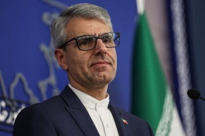 قائد الجيش الباكستاني يزور طهران الإثنين