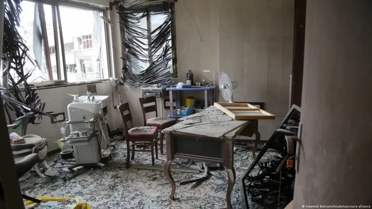 Iran: Severe shortage of nurses and calls to contain resignations and emigration