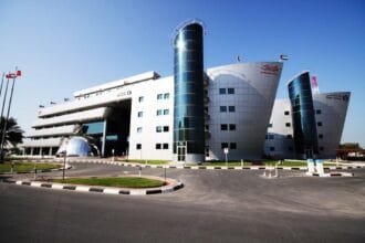 في "موسم العودة".. "جمارك دبي" تختصر رحلة القادمين عبر المطارات