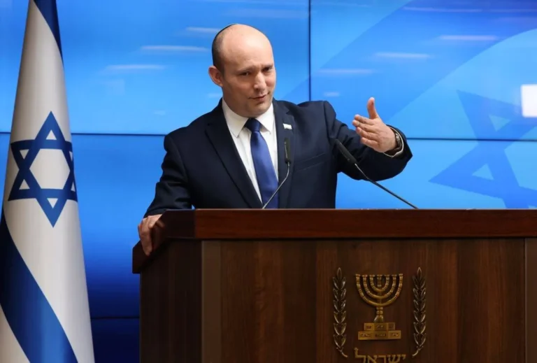 Bennett vows to target Iran if Hezbollah is attacked and suggests replacing Qatar and Egypt in Gaza