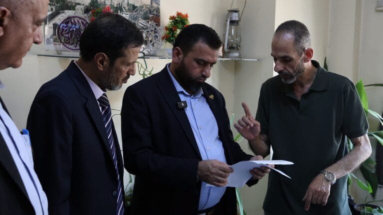 90 billion Syrian pounds: Salaries of the dead expose a vast corruption network in Syria