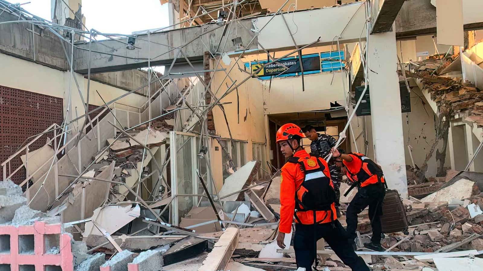 Indonesia earthquake raises tsunami fears; authorities lift warning after strong tremor near Flores