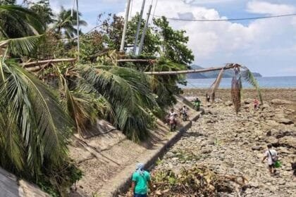 A powerful 7-magnitude earthquake strikes the Philippines coast, no tsunami threat.