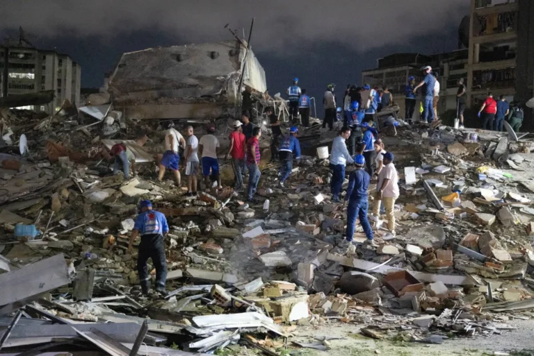 Two earthquakes in Venezuela exacerbate the disaster: more than 6,000 dead and thousands of families face displacement