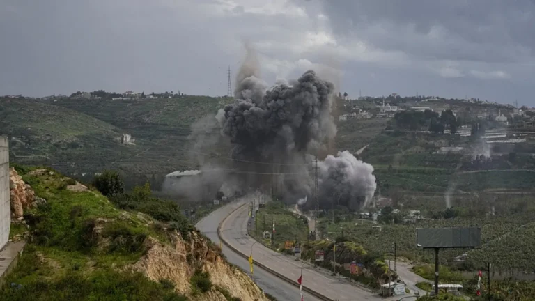 New escalation in southern Lebanon: 4 injured in Israeli airstrikes and shelling on Tyre district