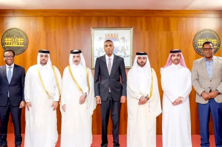 قطر والصومال تبحثان توسيع الشراكة الاقتصادية وجذب استثمارات جديدة