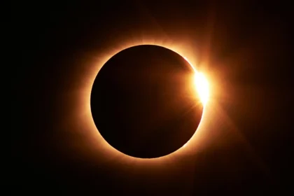 A total solar eclipse threatens energy production in Europe