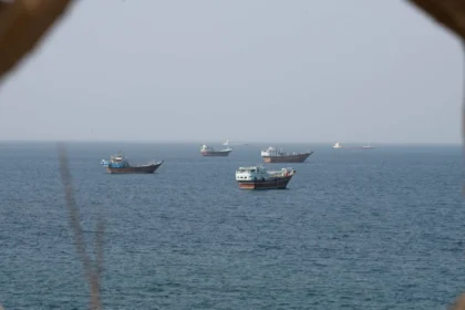 Only 6 ships are crossing the Strait of Hormuz amid a sharp decline in shipping traffic