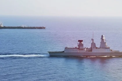 The European "Aspidis" mission secures the passage of a commercial vessel in the Red Sea amid the escalating Houthi blockade of Saudi Arabia