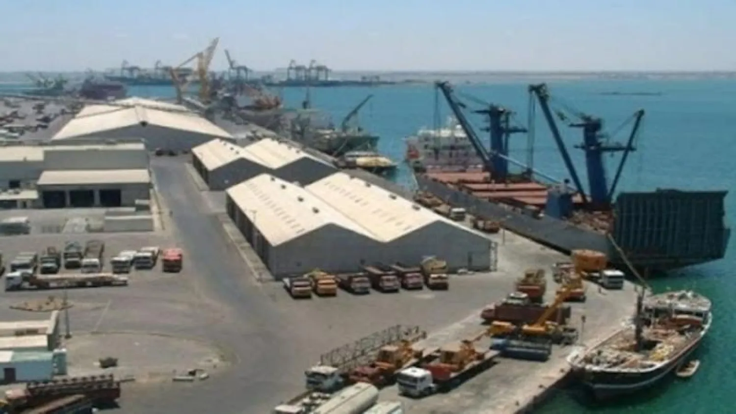Urgent | Houthi drone attack targets civilian facilities inside the Yemeni port of Mocha