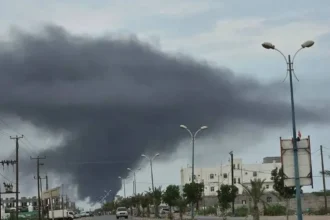 7 قتلى و30 جريحا بهجوم حوثي على المخا والدفاعات الجوية تسقط 11 مسيرة