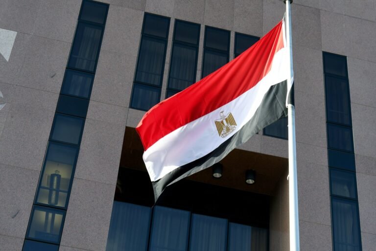 الخارجية المصرية: التحقيقات جارية لكشف ملابسات استهداف سفينتي ميناء دمياط وتحذر من الشائعات