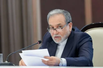 طهران تؤجل الحوار مع واشنطن.. عراقجي: لا مفاوضات مباشرة في الوقت الراهن