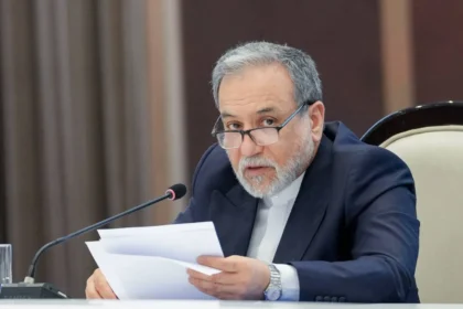 طهران تؤجل الحوار مع واشنطن.. عراقجي: لا مفاوضات مباشرة في الوقت الراهن