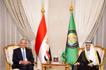 The Egyptian Foreign Minister discusses with the Secretary-General of the Gulf Cooperation Council strengthening the strategic partnership and security coordination