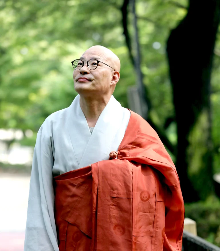 Fen Jinwoo re-elected as leader of South Korea's largest Buddhist sect for a second term