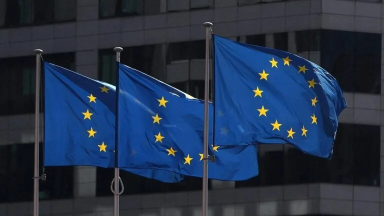 The European Union officially joins the "economic pariah" campaign against Iran in coordination with Washington