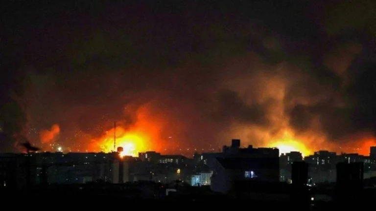 Successive explosions strike Qeshm and Sirik in southern Iran amid uncertainty regarding the causes