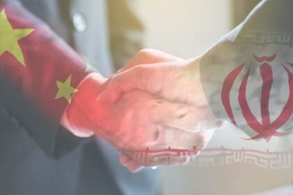 رويترز: إيران تلجأ لنظام المقايضة مع الصين للالتفاف على العقوبات الأمريكية