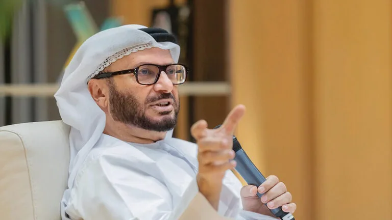 قرقاش: نفخر بما حققته الإمارات من ريادة عالمية في الذكاء الاصطناعي والتحول الرقمي