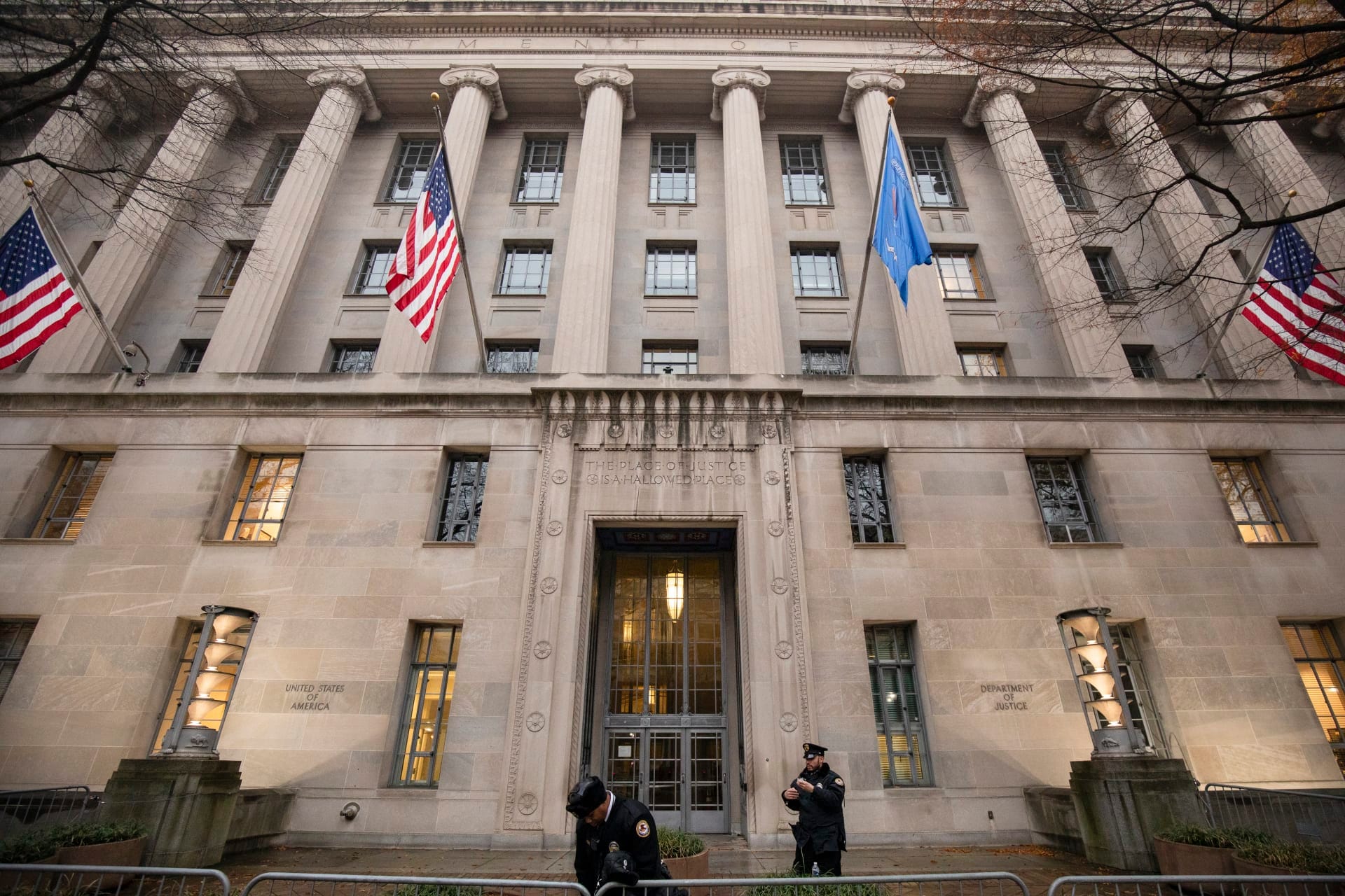 Washington seizes $560,000 in cryptocurrency donations to Hamas and shuts down its digital platforms